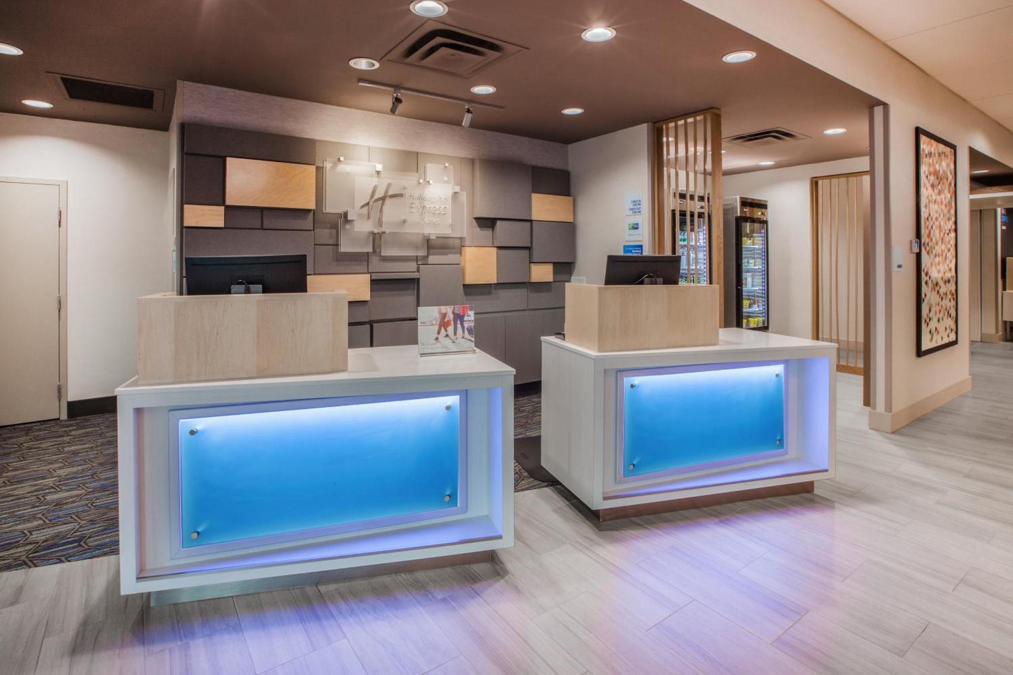 Holiday Inn Express Rockford-Loves Park By Ihg Экстерьер фото
